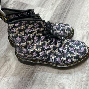 Dr. Martens Pascal 1460 flower floral print boots flawed women's size 7
